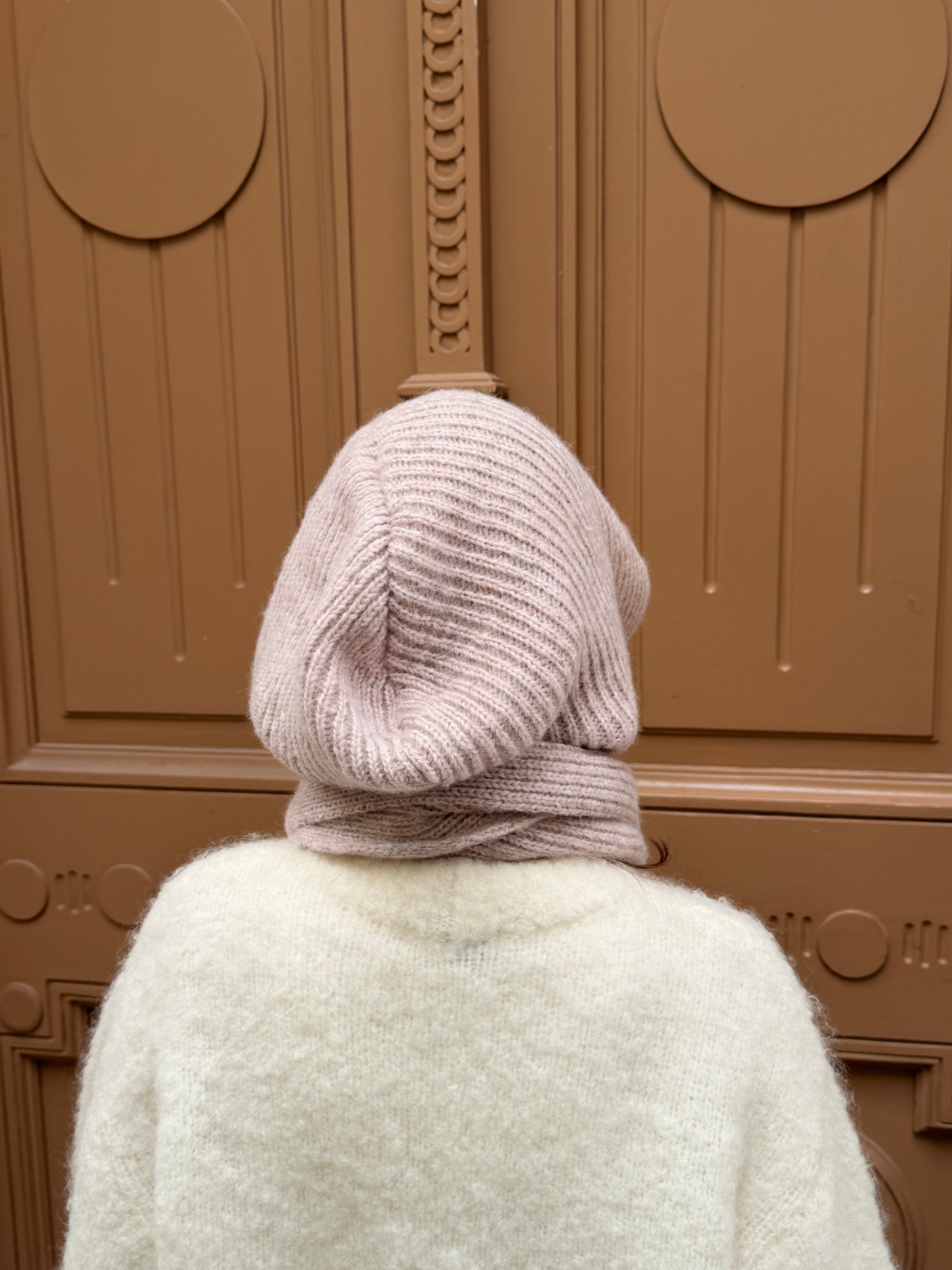 Babushka soft pink